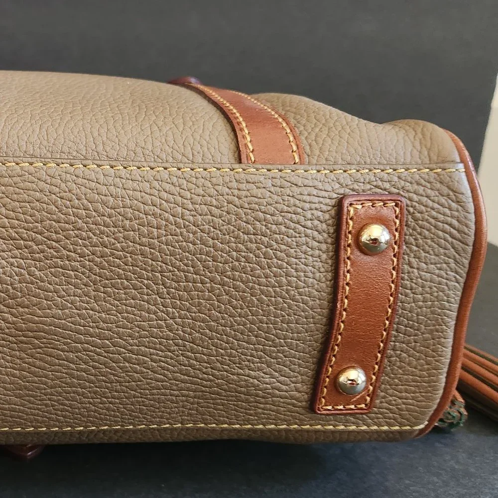 DOONEY & BOURKE FLORENTINE PURSE - NWOT  11 x 9  x 3 - Picture 4 of 7